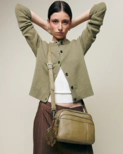 Misako Bolso bandolera con detalle colgante