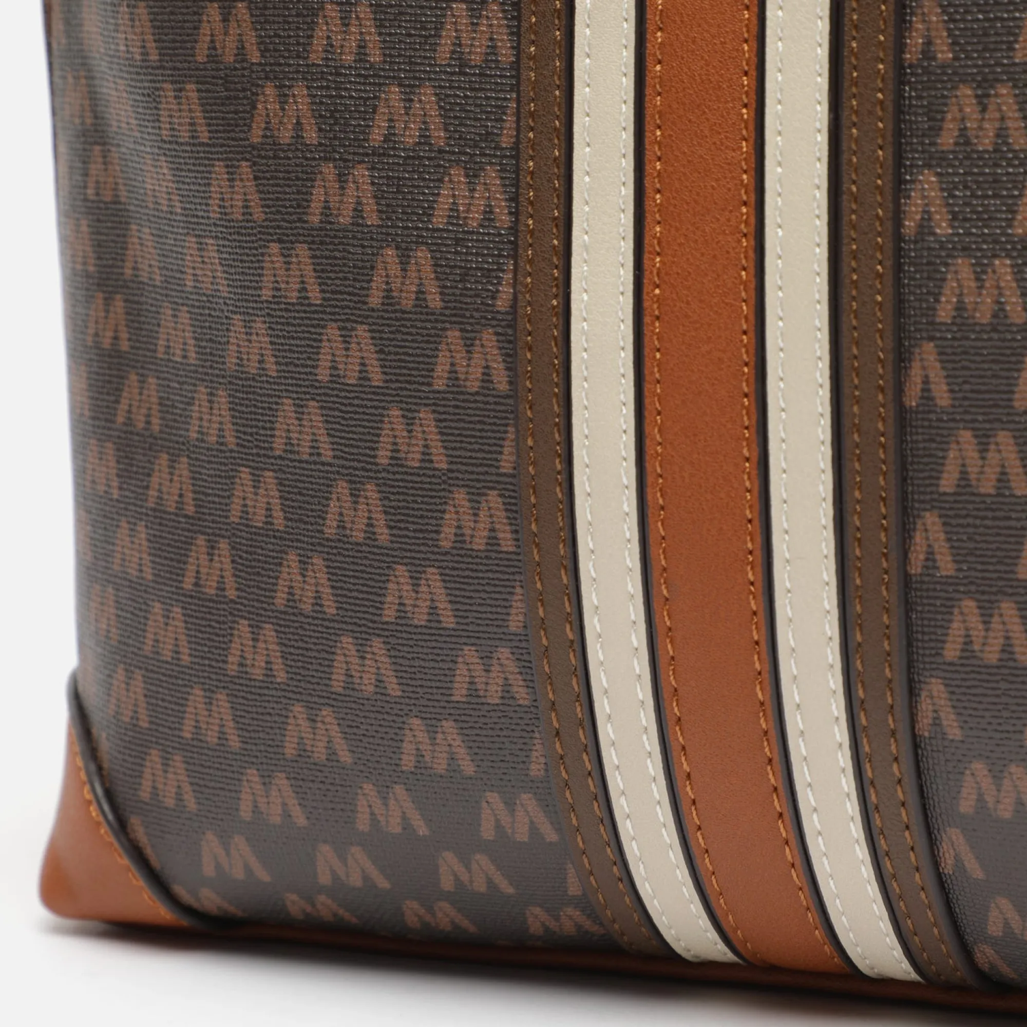Misako Bolso bandolera pequeño con estampado monogram