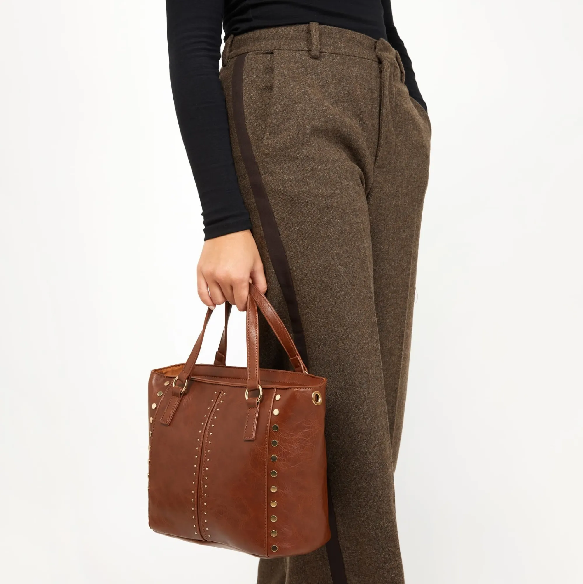 Misako Bolso tote mediano con asa bandolera extraíble y detalles metálicos