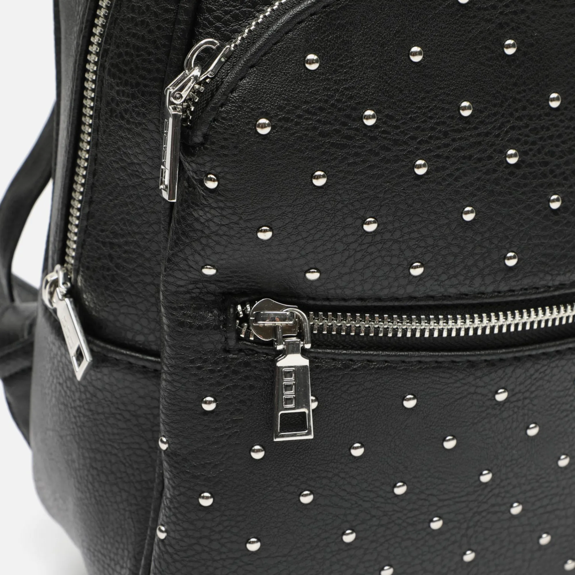 Misako Mochila con detalles metalizados