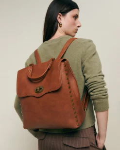 Misako Mochila con solapa y detalles metálicos