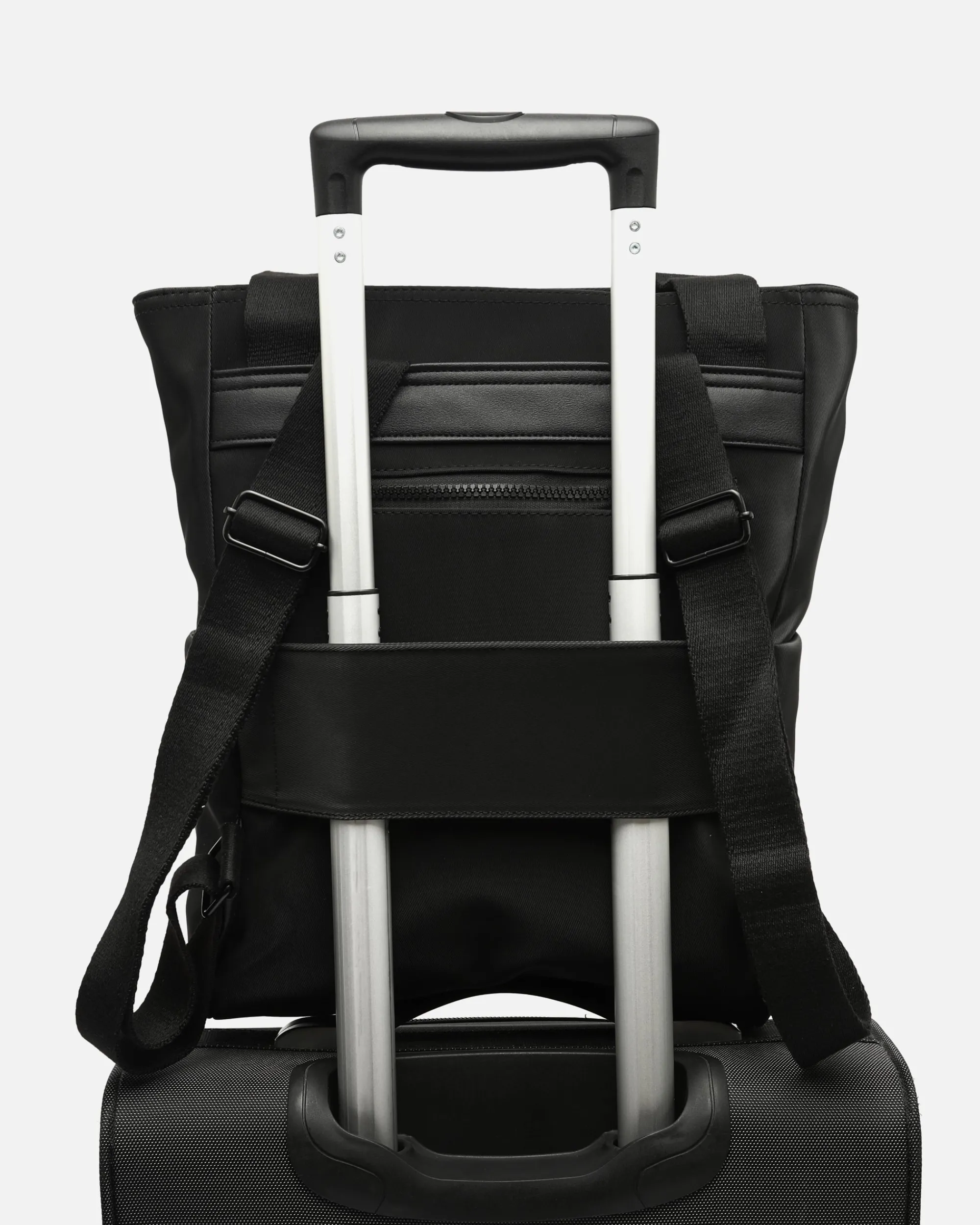 Misako Mochila grande en nylon con bolsillo para portátil (14") y asa de hombro