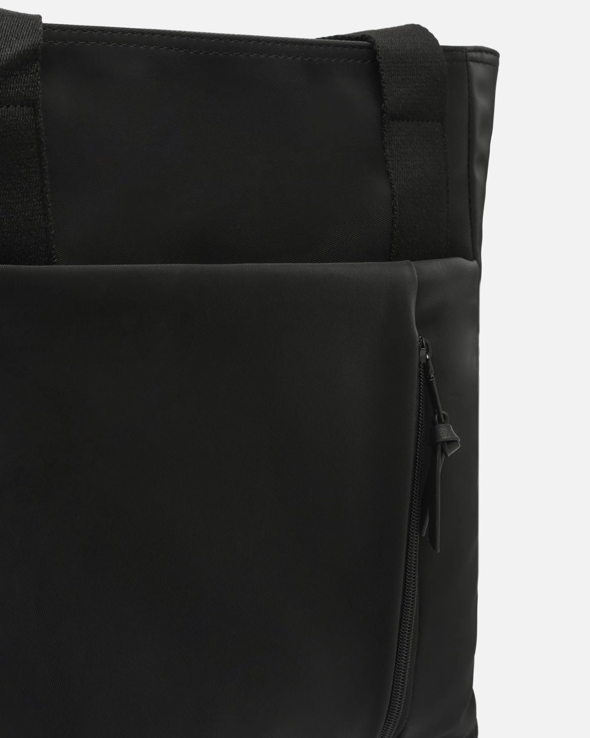 Misako Mochila grande en nylon con bolsillo para portátil (14") y asa de hombro
